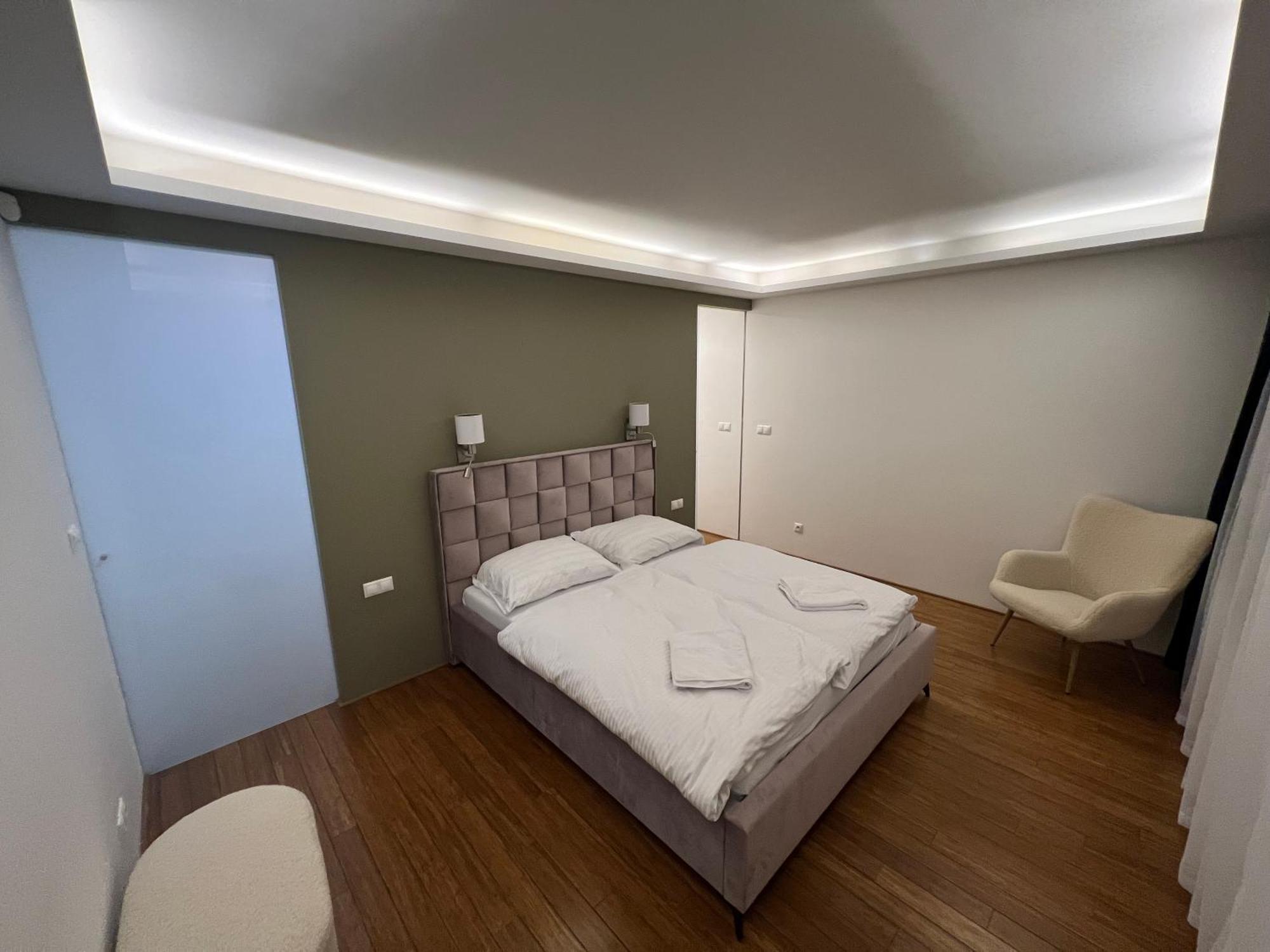 Old Town Apartment Братислава Экстерьер фото